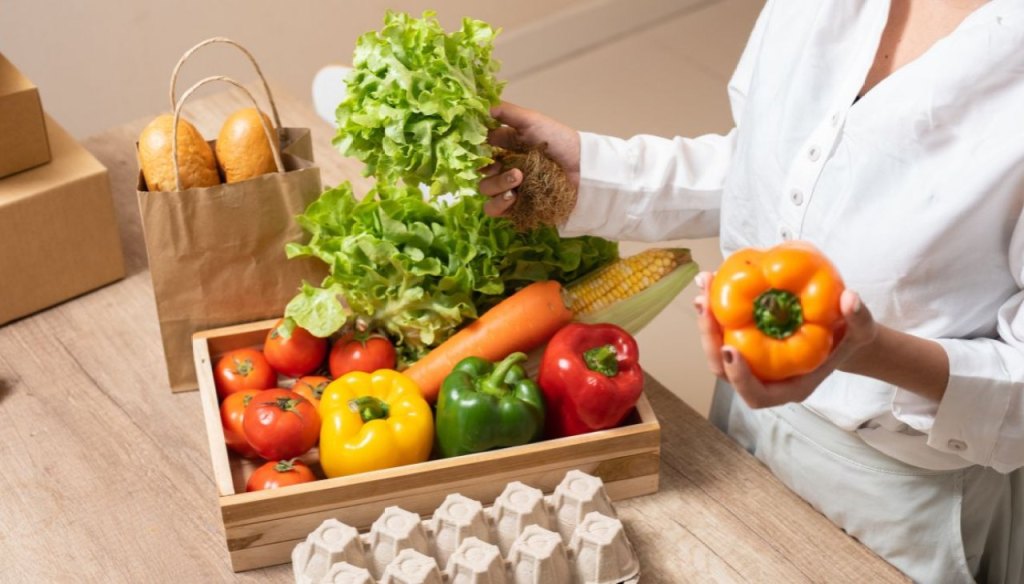 ‘No One Should Go Hungry’—Here’s How to Get Free Groceries During the SNAP&nbsp;Shutdown